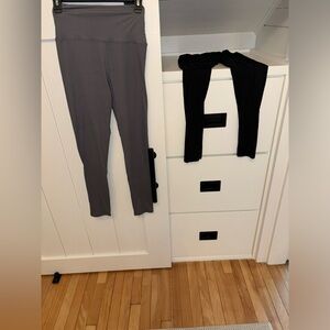 🛍️ Bundle* | Women’s Leggings - Size S